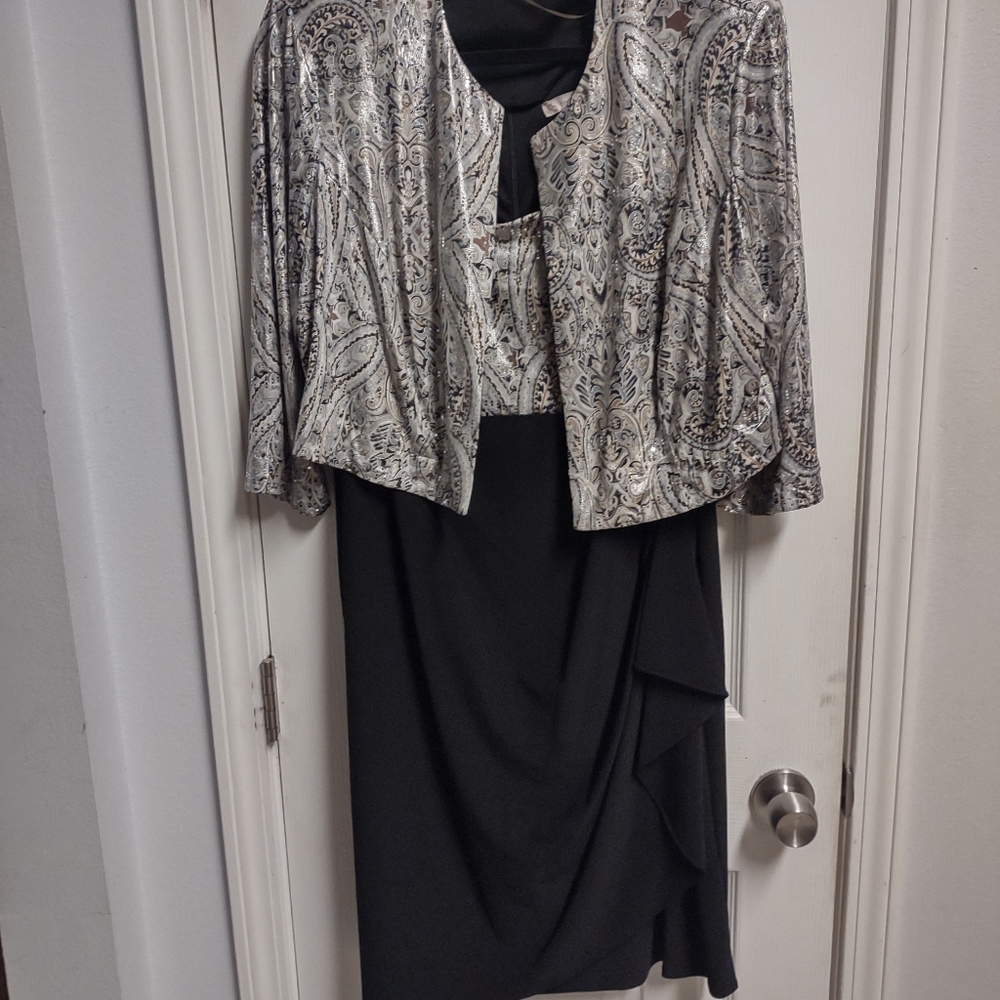 Special Event Or NIGHT out 2piece dress with Jacket - Picture 2 of 11